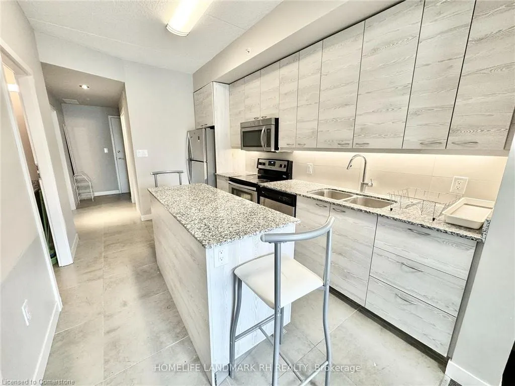 280 Lester Street, #210