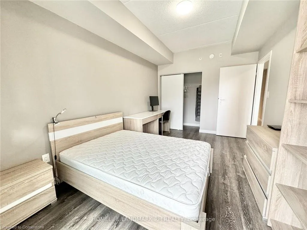 280 Lester Street, #210
