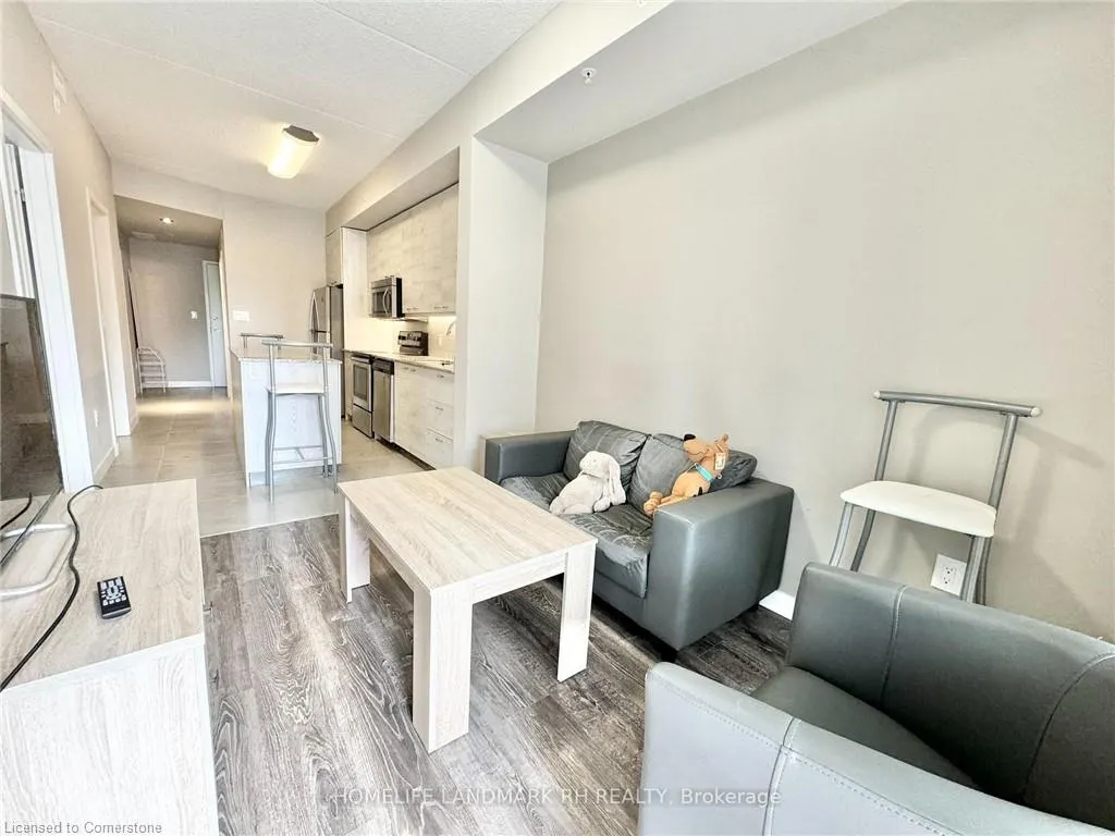 280 Lester Street, #210