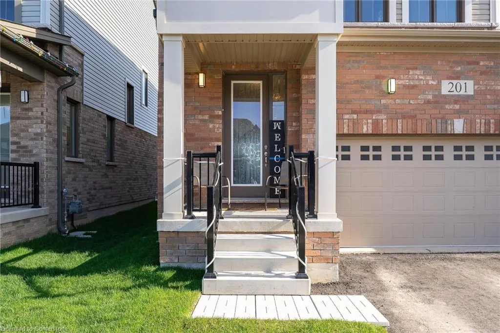 201 Leslie Davis Street