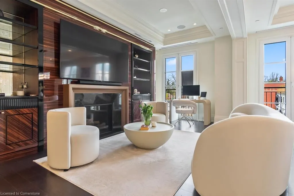 300 Randall Street, #303