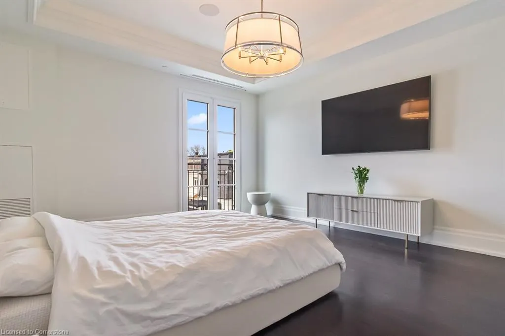 300 Randall Street, #303