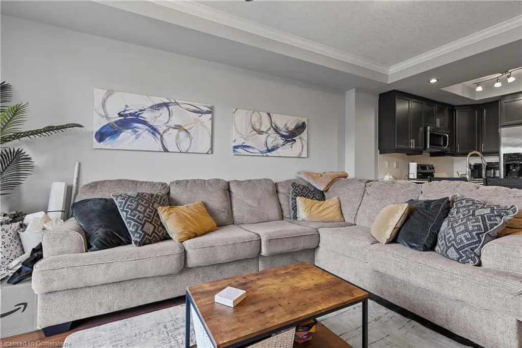539 Belmont Avenue W, #210
