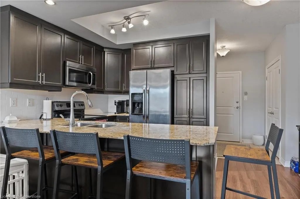 539 Belmont Avenue W, #210