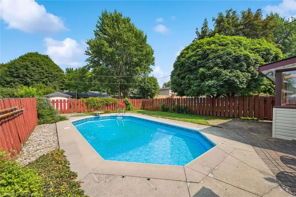 9 Robin Drive