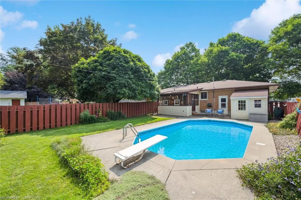 9 Robin Drive