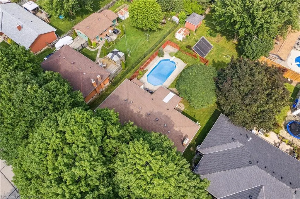9 Robin Drive