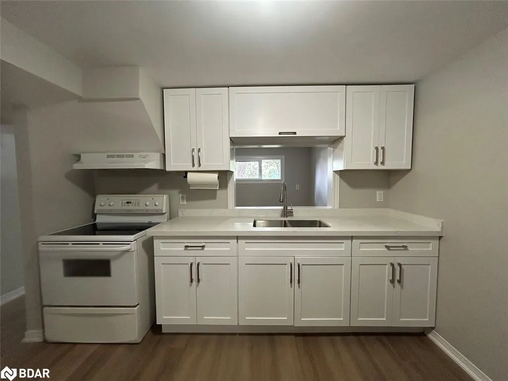 395 Raymond Avenue, #BASEMENT