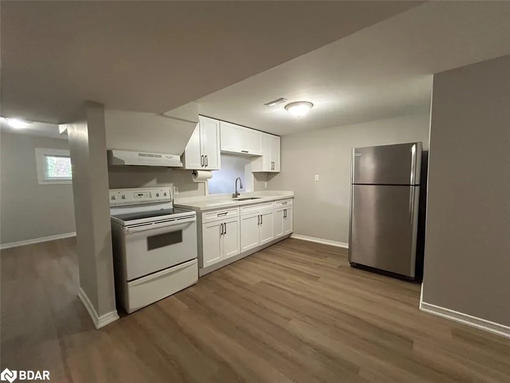 395 Raymond Avenue, #BASEMENT