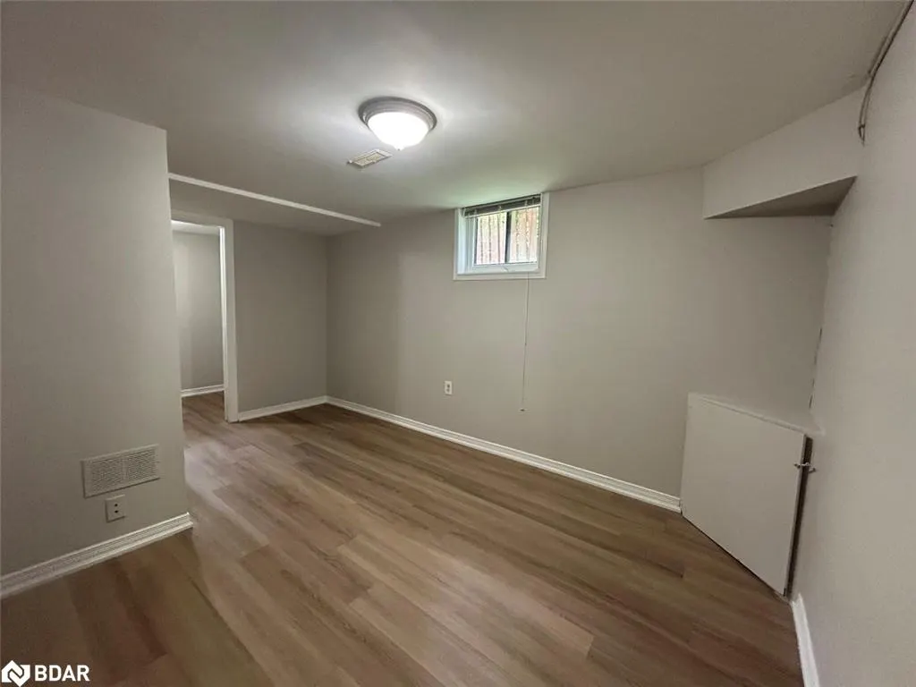395 Raymond Avenue, #BASEMENT