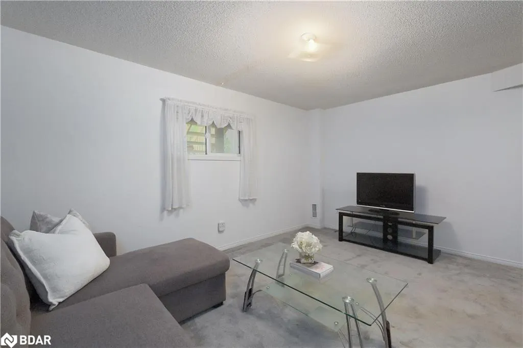 1285 Bristol Road W, #15