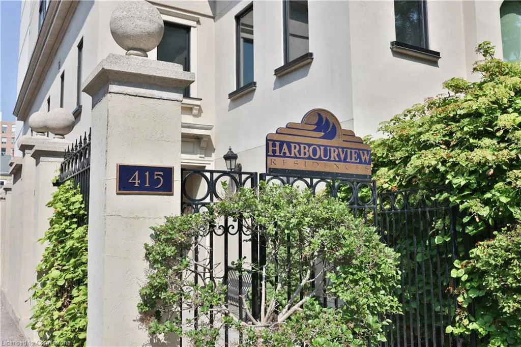 415 Locust Street, #1103