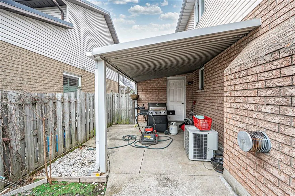 172 Alderlea Avenue