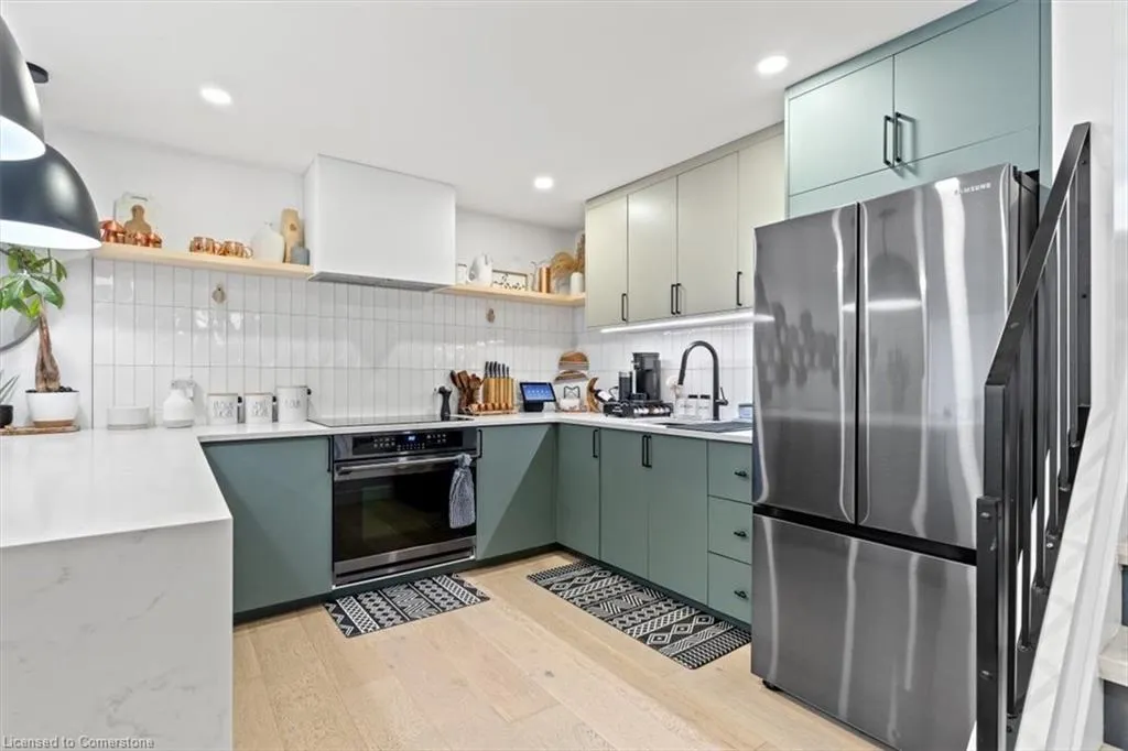 605 Pinerow Crescent, #B