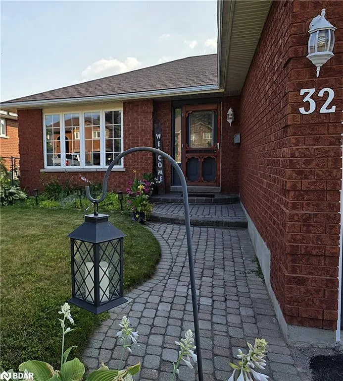 32 Carter Crescent