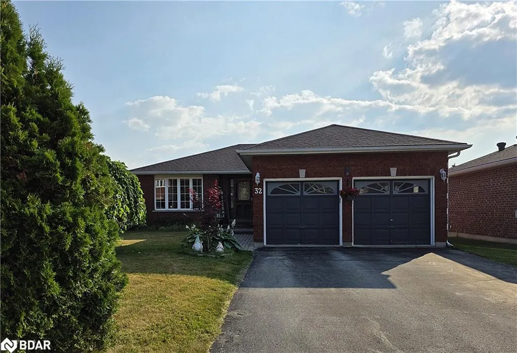 32 Carter Crescent