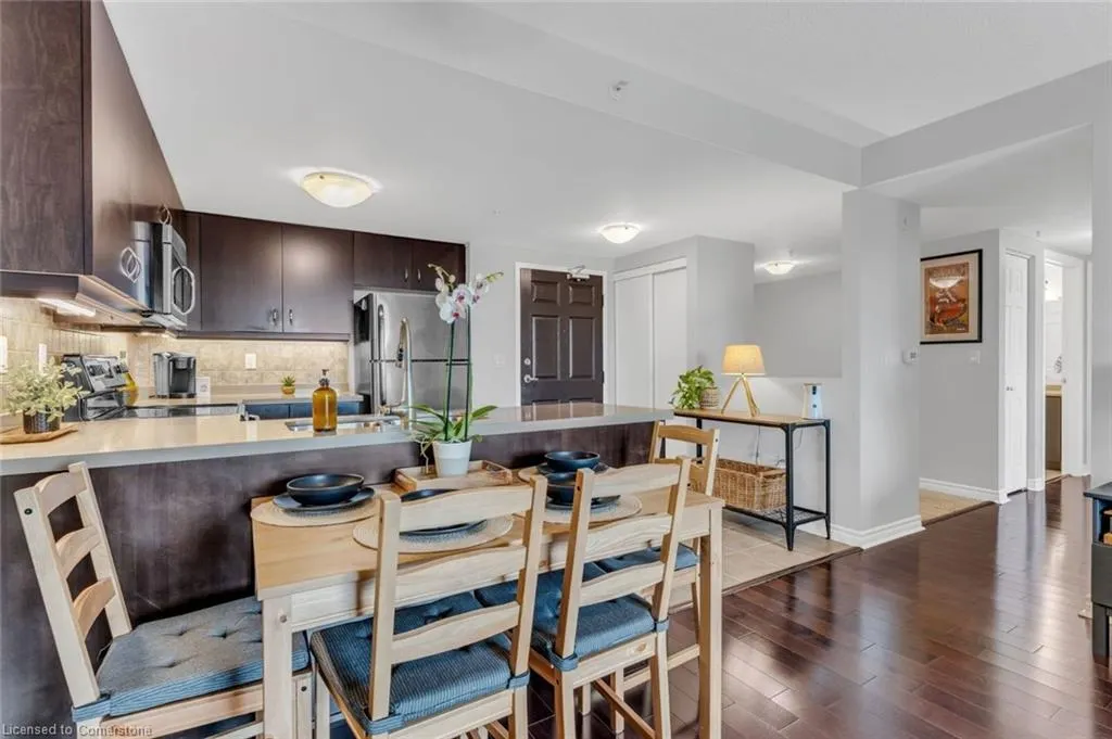 60 Lynnmore Street, #414