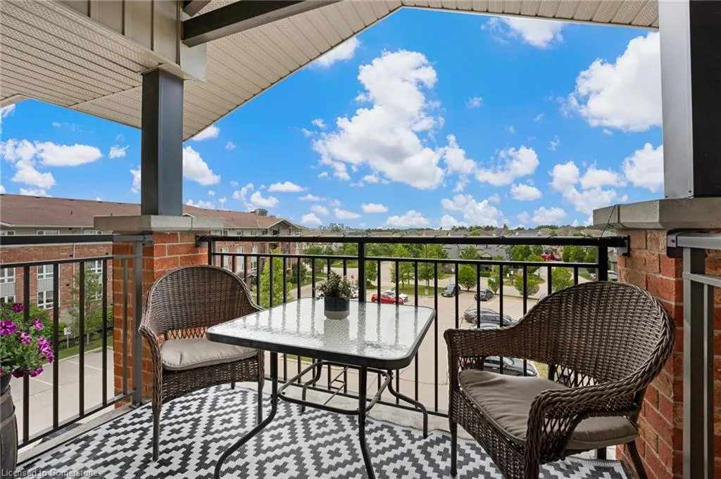60 Lynnmore Street, #414
