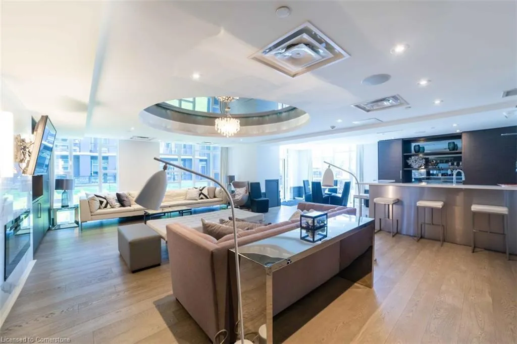 10 Concord Place, #201