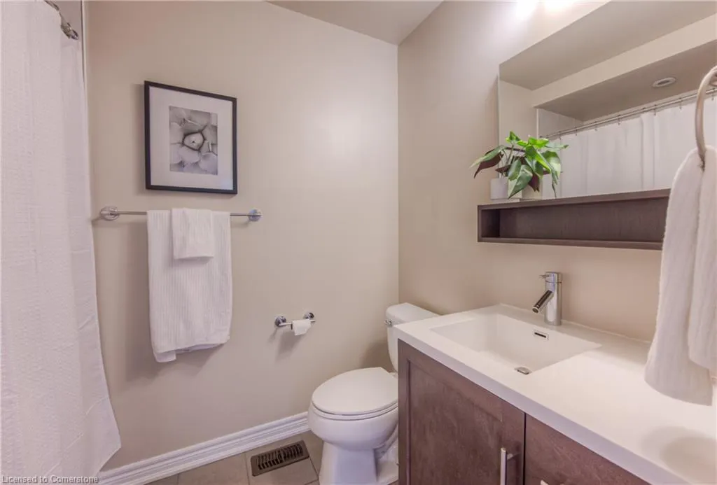 215 Dundas Street E, #38
