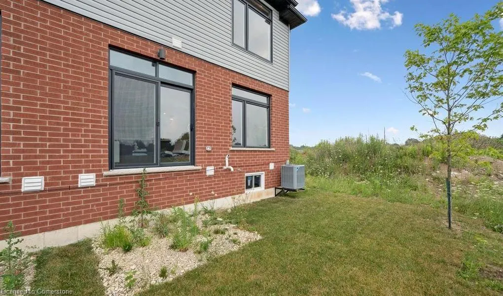 60 Ayr Meadows Crescent
