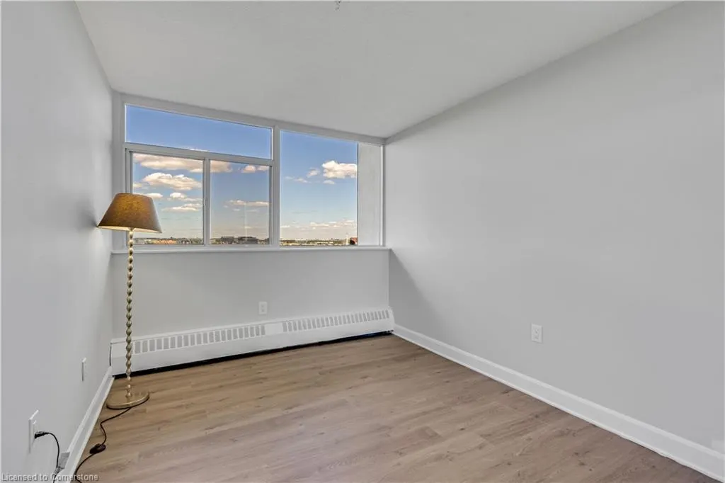 2301 Derry Road W, #1004