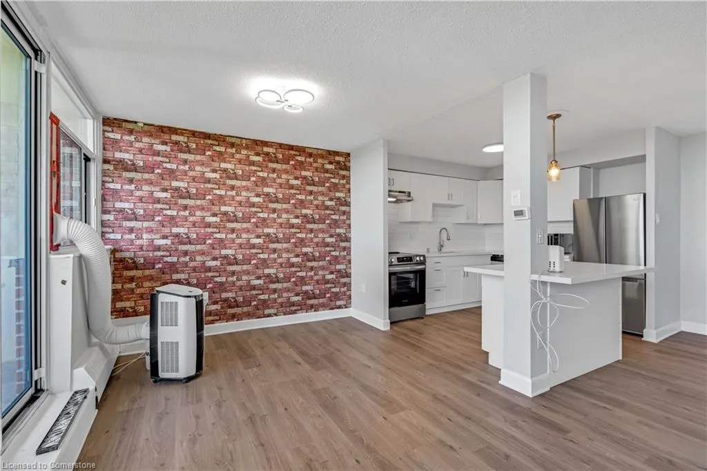 2301 Derry Road W, #1004