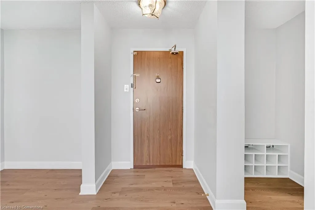 2301 Derry Road W, #1004