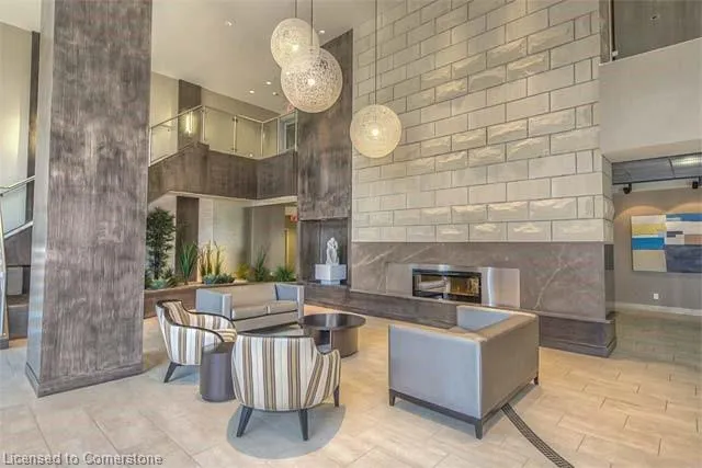 551 Maple Avenue, #814