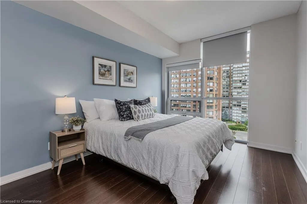 551 Maple Avenue, #814