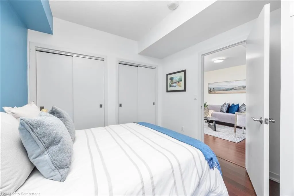 551 Maple Avenue, #814