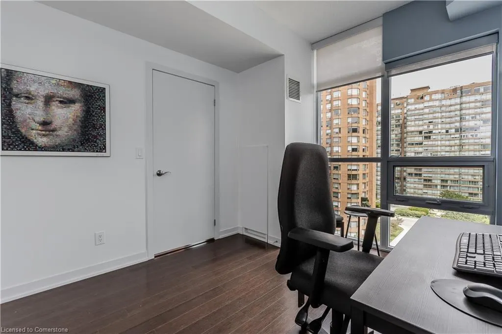 551 Maple Avenue, #814