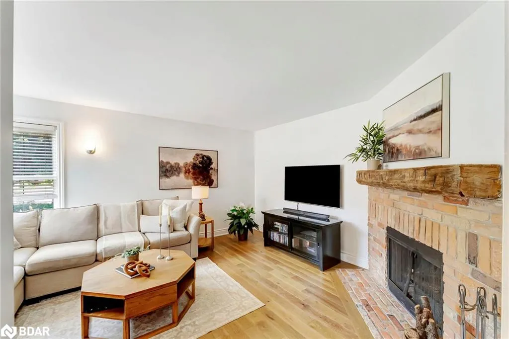873 Laurier Avenue