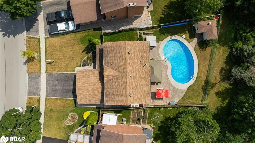 70 Lillian Crescent