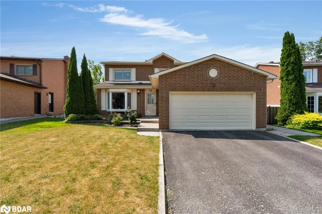 70 Lillian Crescent