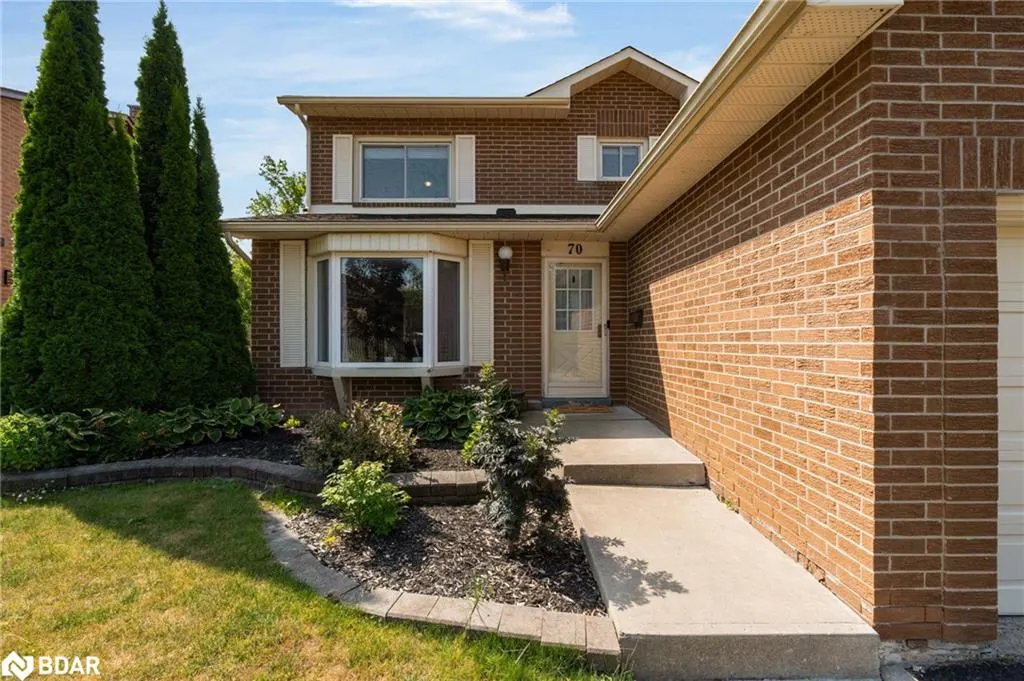 70 Lillian Crescent