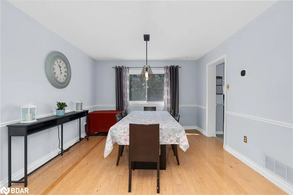 70 Lillian Crescent