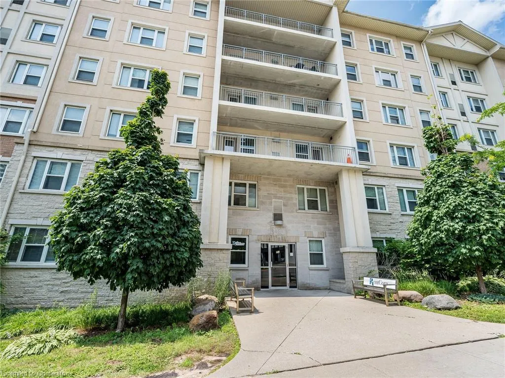 251 Lester Street, #206