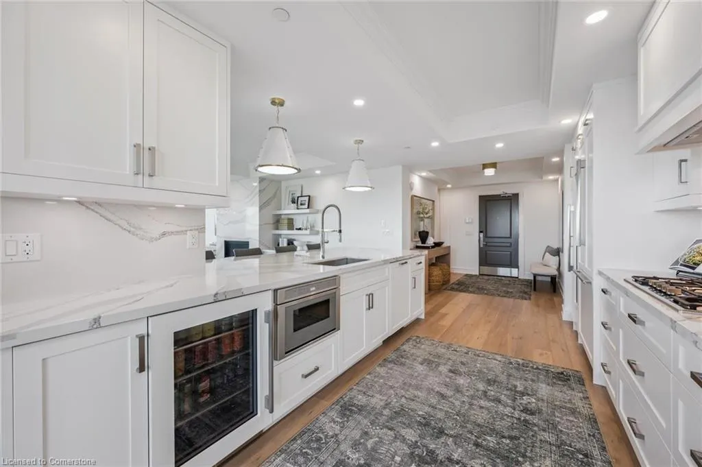2060 Lakeshore Road, #508