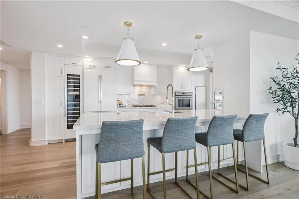 2060 Lakeshore Road, #508