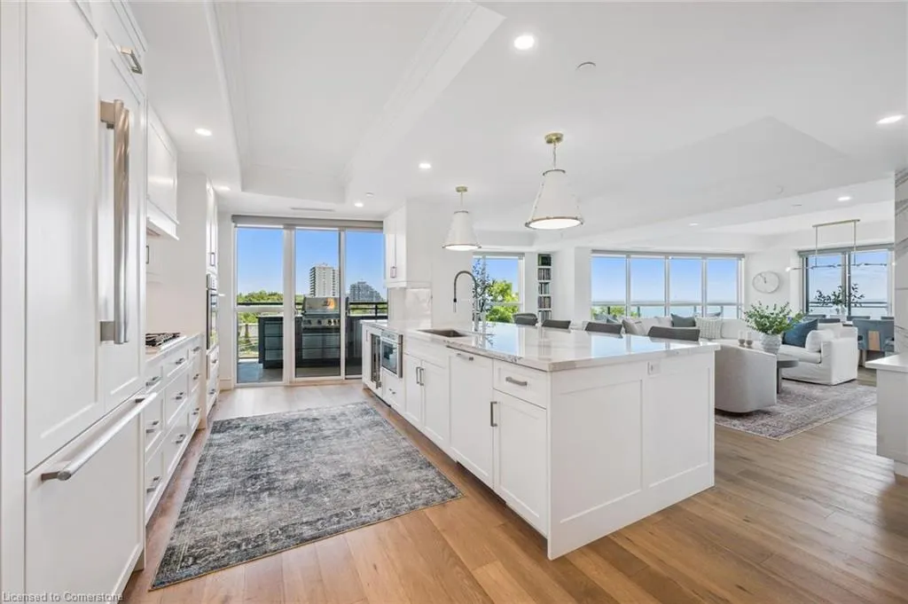 2060 Lakeshore Road, #508