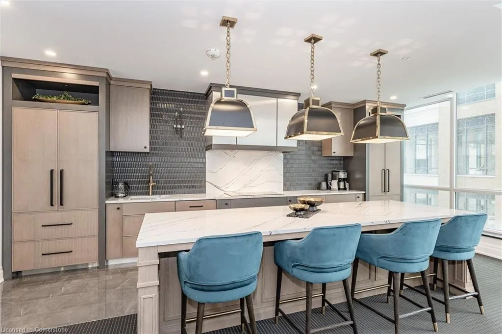 2060 Lakeshore Road, #508
