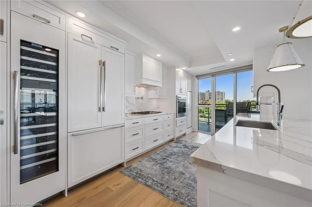 2060 Lakeshore Road, #508