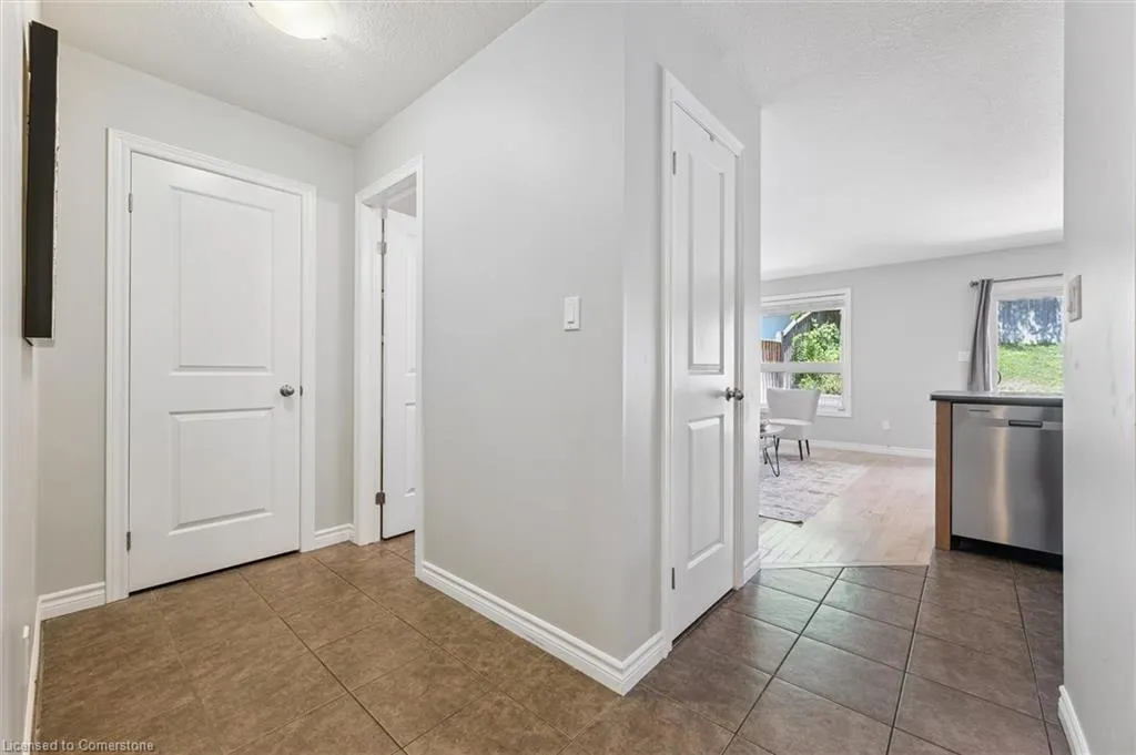 158 Kemp Crescent