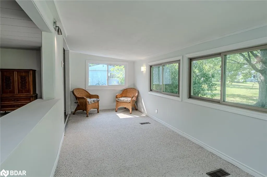 85 Hawthorne Drive