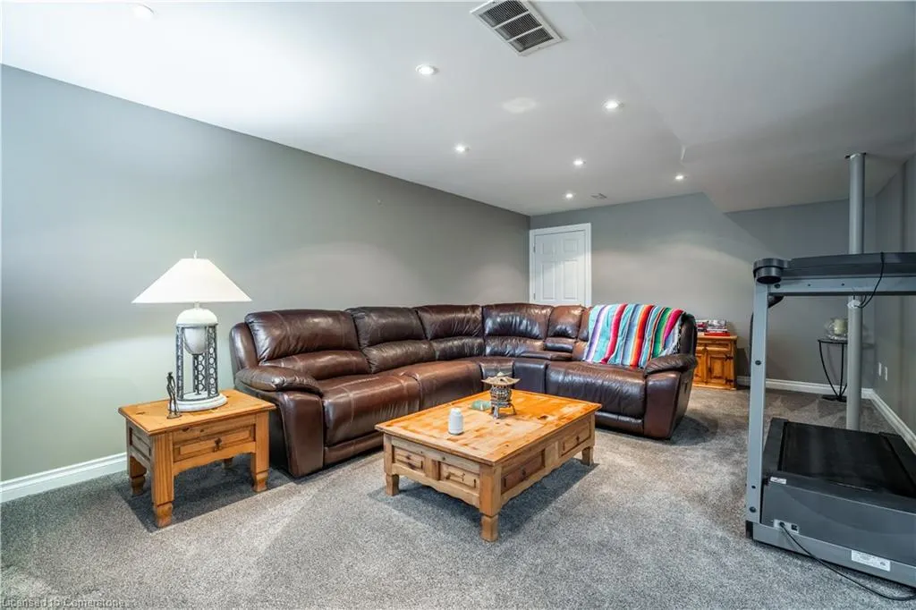 10 Greenbrook Drive, #10