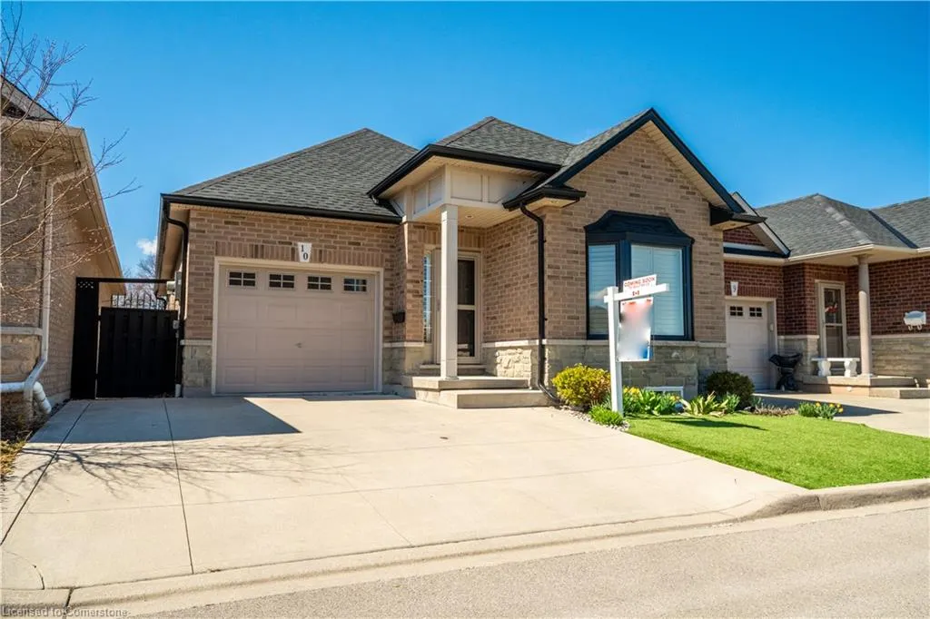 10 Greenbrook Drive, #10