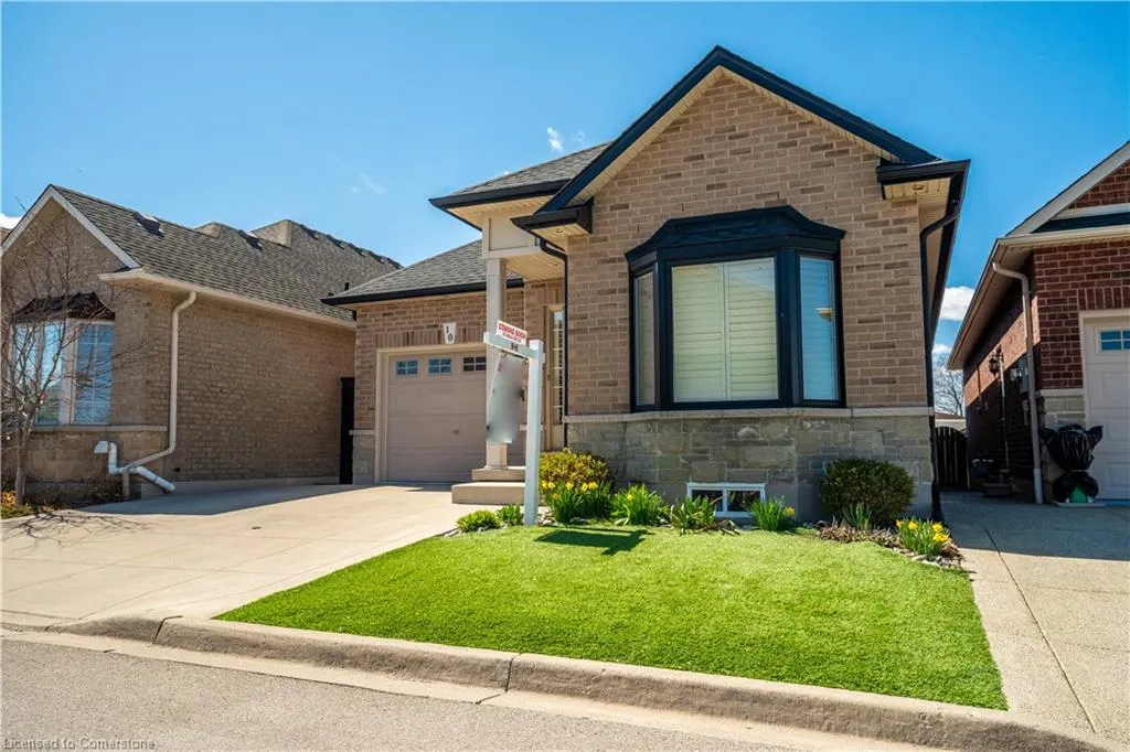 10 Greenbrook Drive, #10