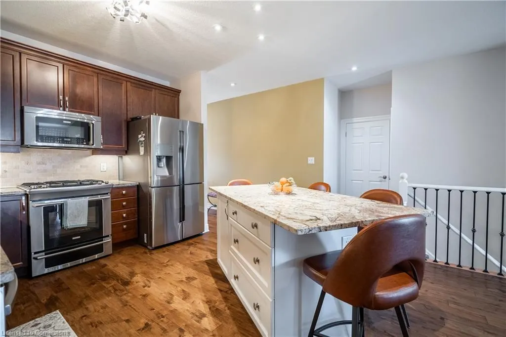 10 Greenbrook Drive, #10