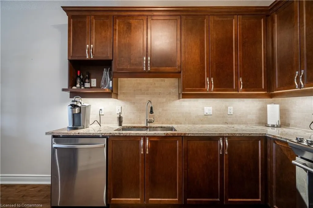 10 Greenbrook Drive, #10